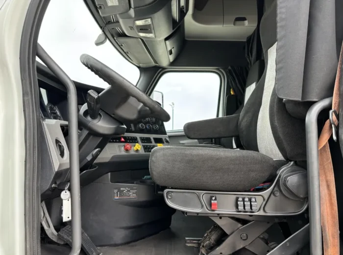 LR8957-11-1024x768_result