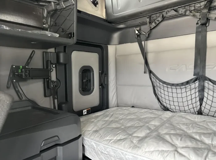 LR8957-17-1024x768_result