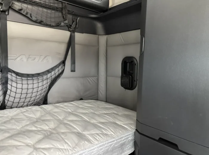 LR8957-18-1024x768_result